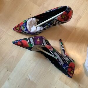 Brand New never worn, multicolored fabric heels.